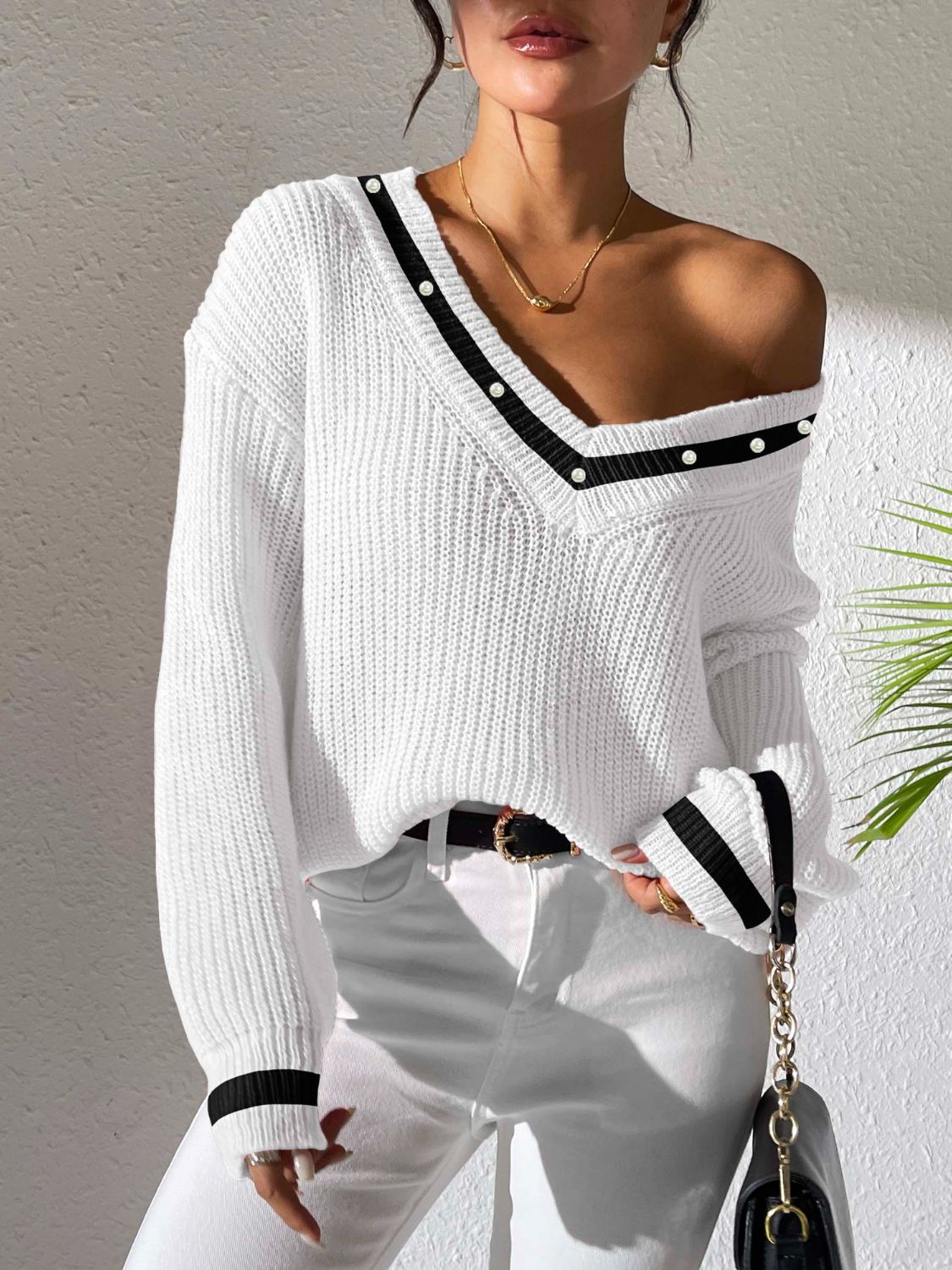 Contrast Trim V-Neck Sweater