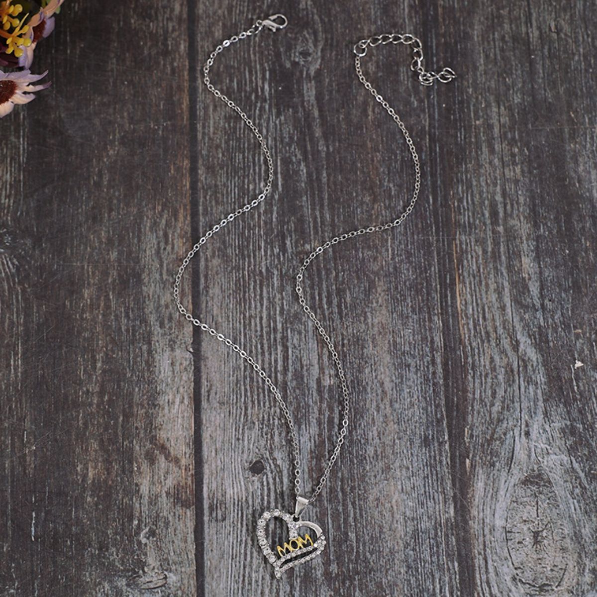 MOM Heart Pendant Necklace