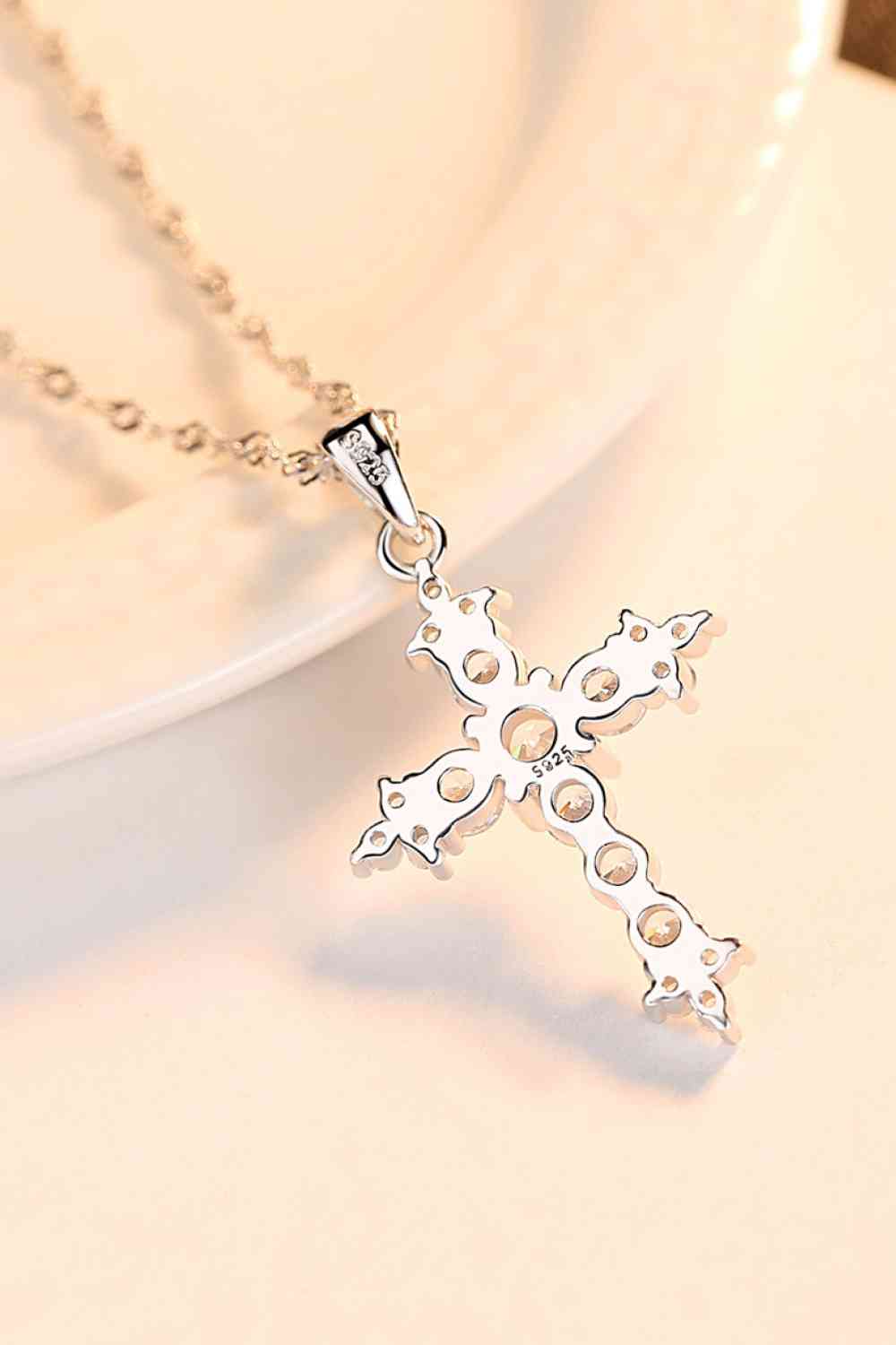 Beautifully Crafted Cross Pendant Necklace